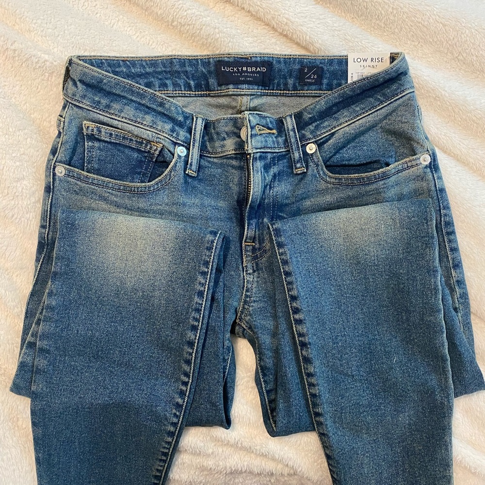 NEW W TAGS! Size 2/26 Lucky brand jeans!!